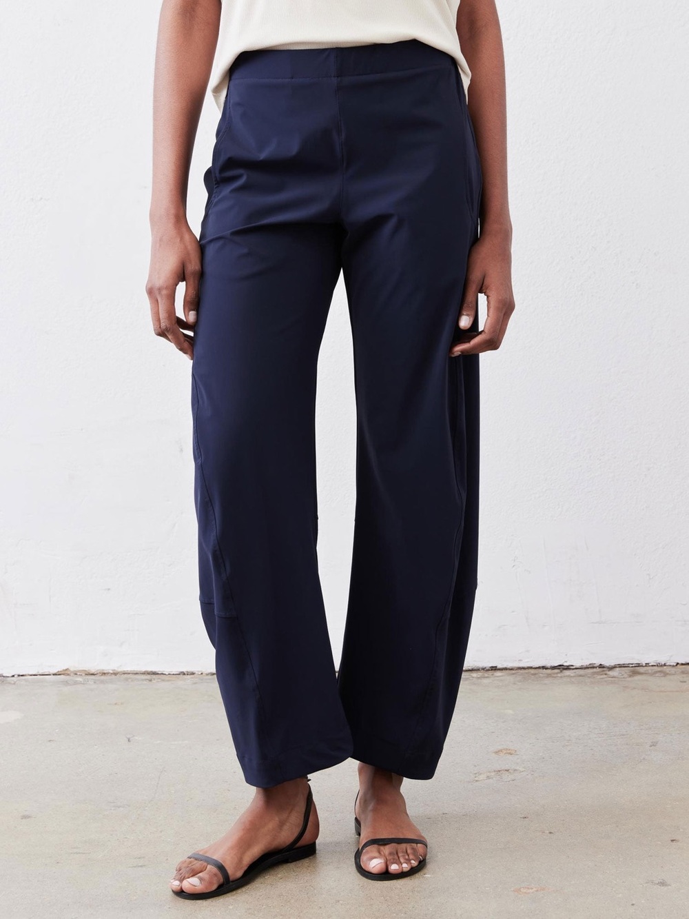 Ruti The On The Loose Work Pants Barrel Leg Stretchy In Navy Blue Size 12